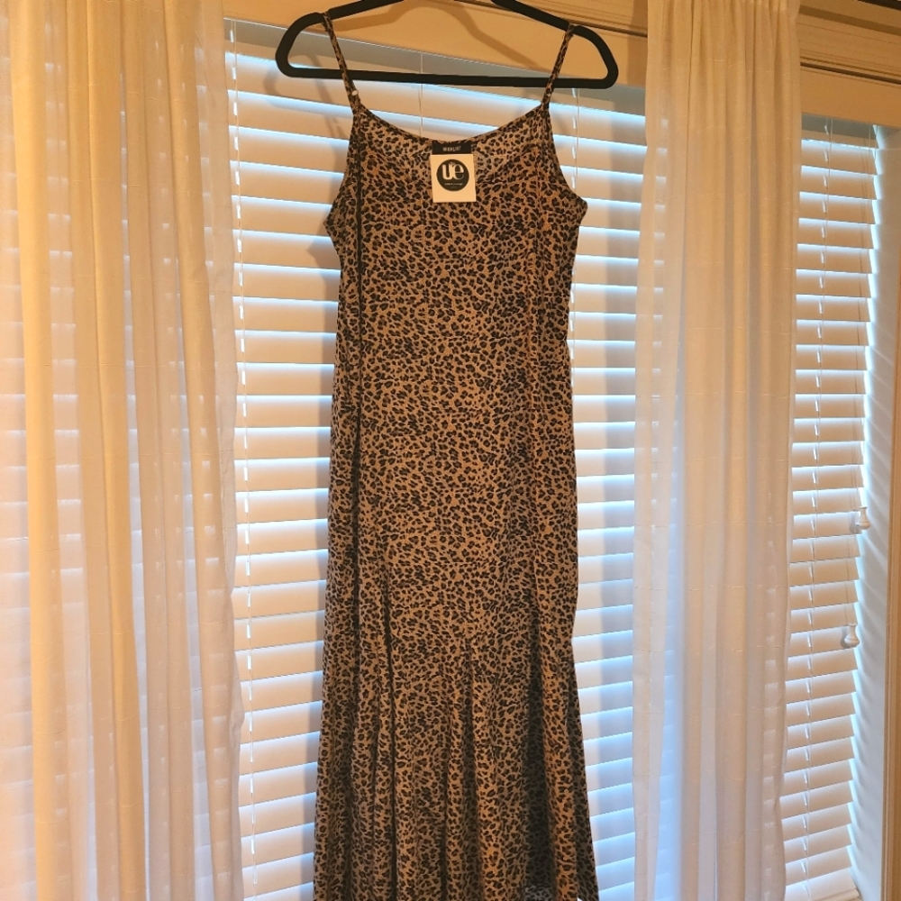 NEVER WORN!! Leopard print maxi dress